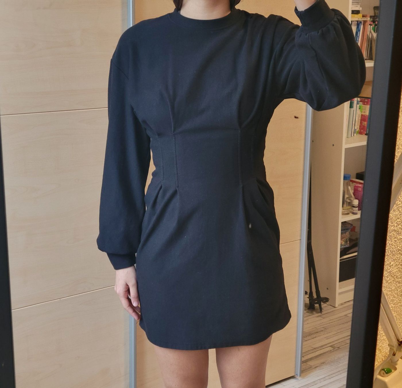 Tally Weijl Kleider: Robe noire manches longues et cintré – Gebraucht aus Delémont von Osamuwuu 1