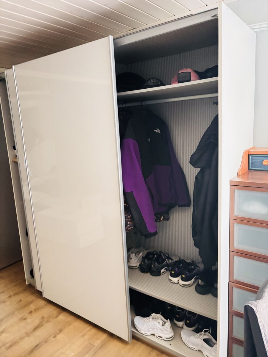 Interio Schränke: Schrank mit Schiebetüre – Gebraucht aus Zollikon von Capitalpub6117 2