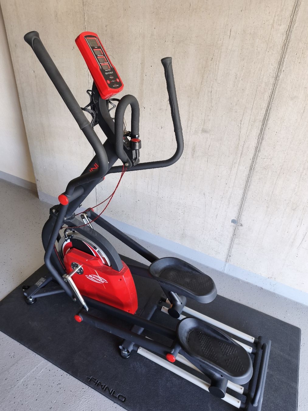 Finnlo Hometrainer: Crosstrainer FINNLO MAXIMUM Spirit E-Glide gebraucht – Nuovo (secondo la descrizione) da Sarmenstorf venduto da MBO64 1