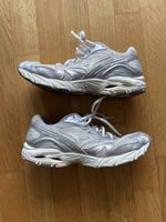 Mizuno Laufschuhe silbern Grösse 44 Herren