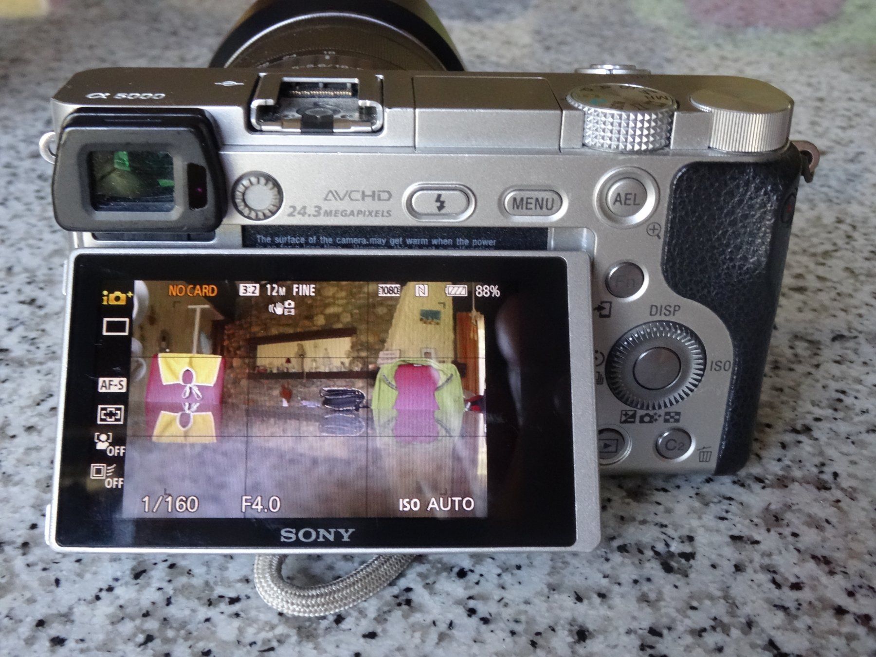 Sony Kamera: Sony Alpha 6000 & Objektiv – Gebraucht aus Buttisholz von rappirosen 3