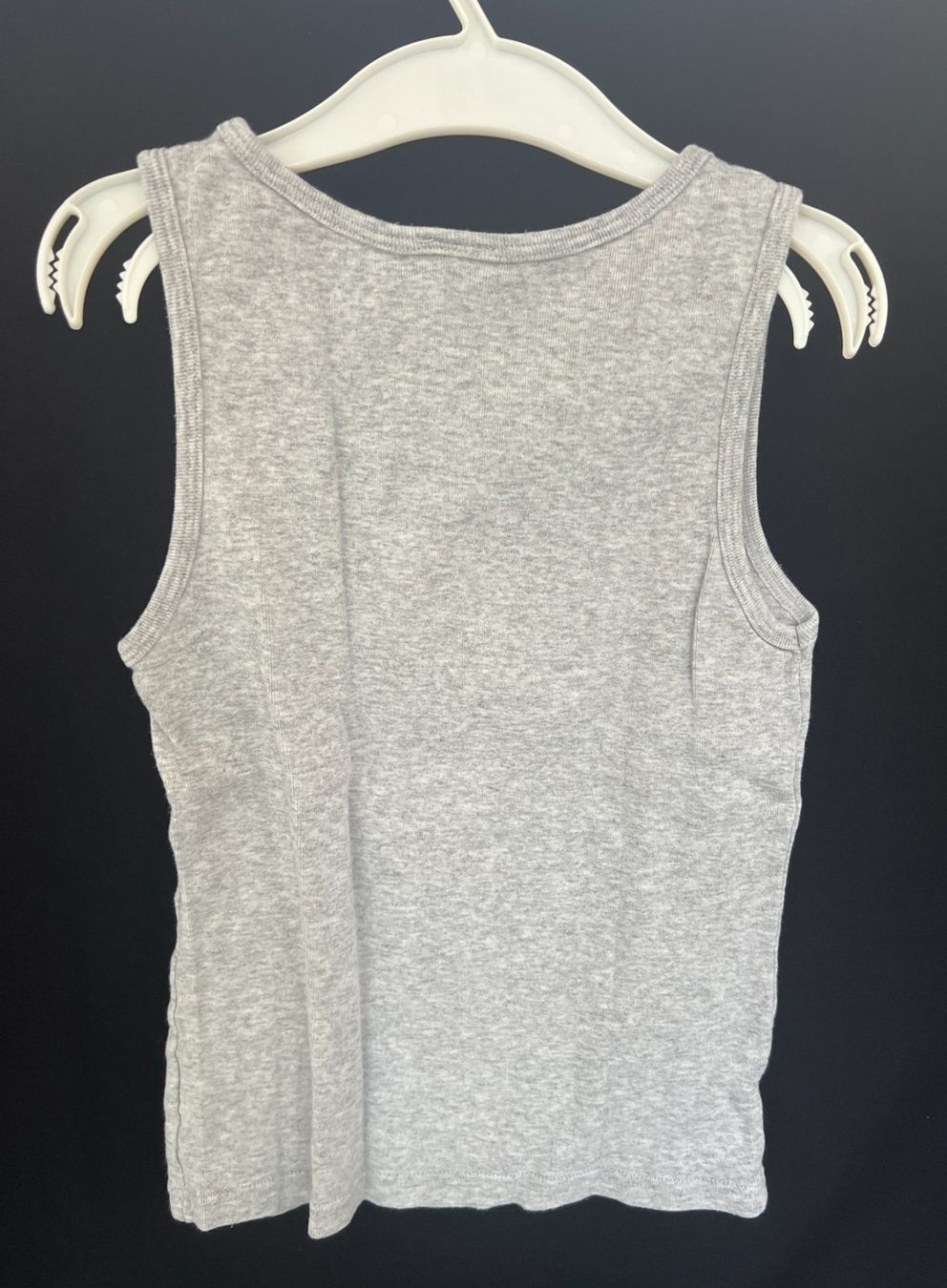 Blusen, T-Shirts & Tops: 2 Träger-Shirts Grösse 122/128 – Gebraucht aus Zürich von Drahtzug 3