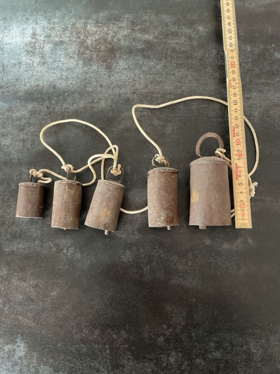 Campanacci mucche: Ensemble de Sonnailles Anciennes – Usato da Vallamand venduto da Bricbracbroc82 4