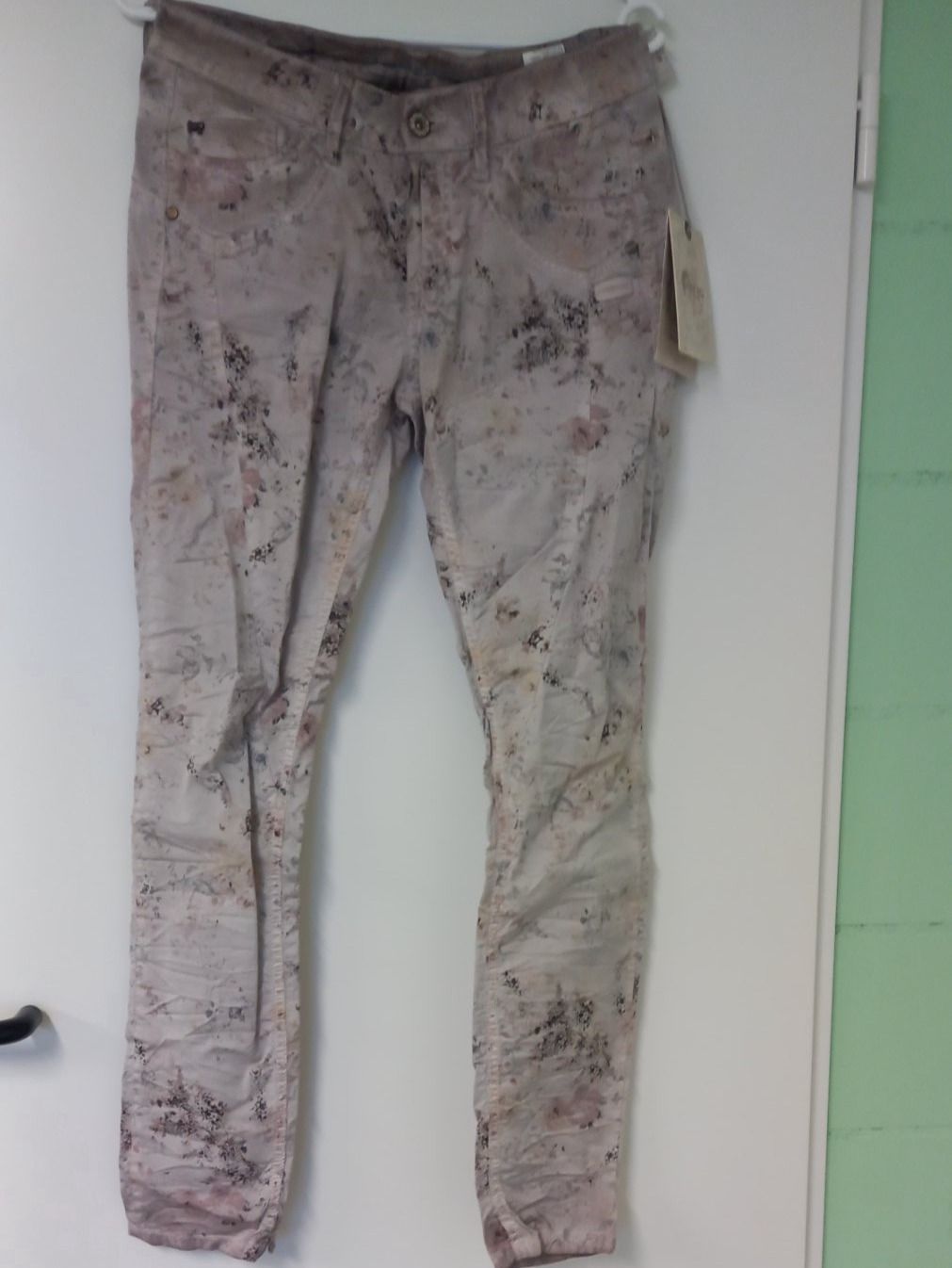 Gang Pantaloni: Gang Hose neu Gr.29 – Nuovo e nell'imballaggio originale da Ennetmoos venduto da enzian24