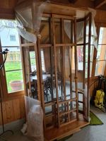 Glasvitrine in Kirschbaumholz
