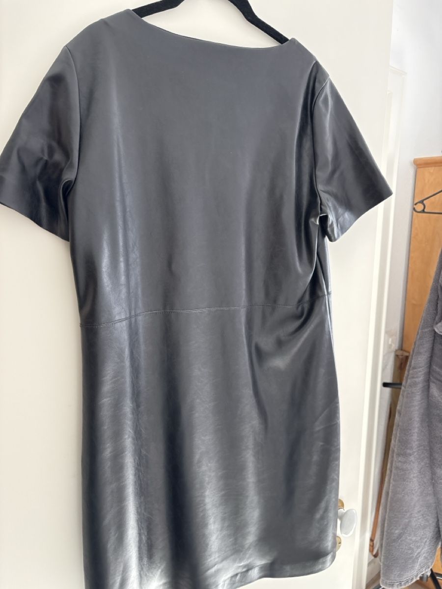 Opus Vestiti: Kurzes Lederlook Kleid Opus, 38 – Usato da Azmoos venduto da alix001 1