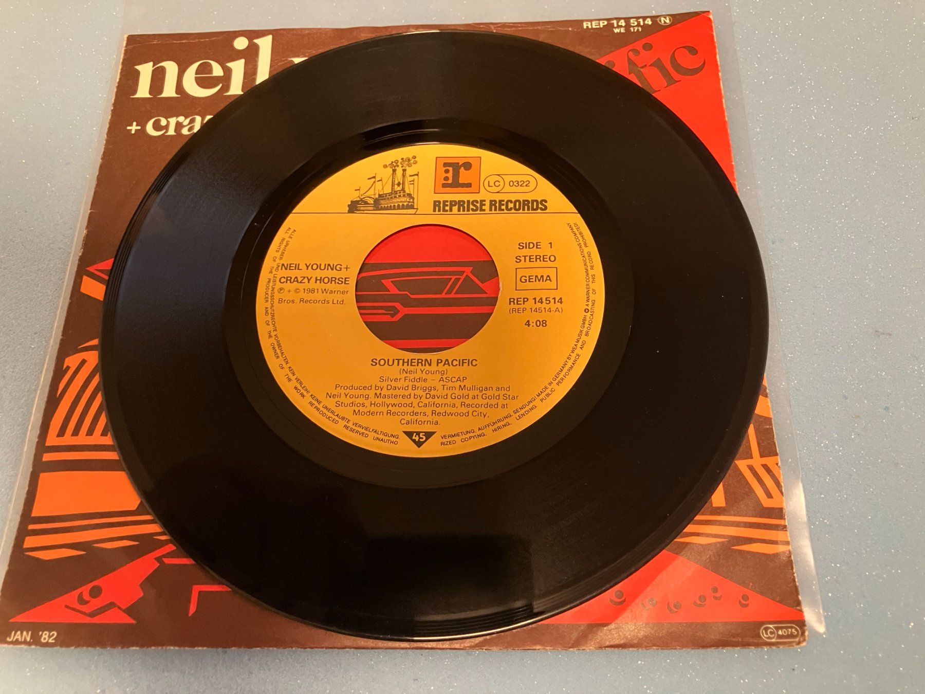 Dischi in vinile: Neil Young – Usato da Aarwangen venduto da Jukebox3 2