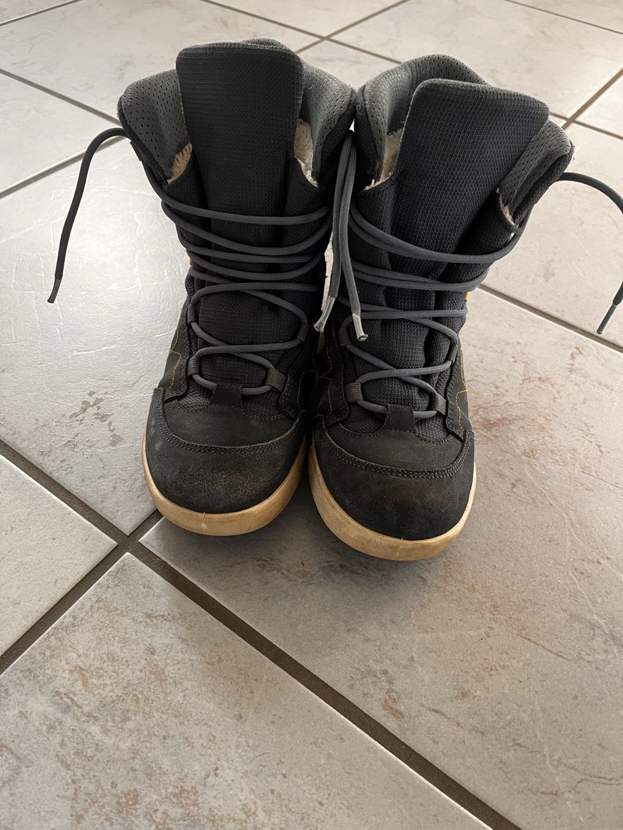 Lowa Scarpe per ragazzi: Lowa Winterschuhe Grösse 37 – Usato da Wil ZH venduto da Wonderwoman76 2