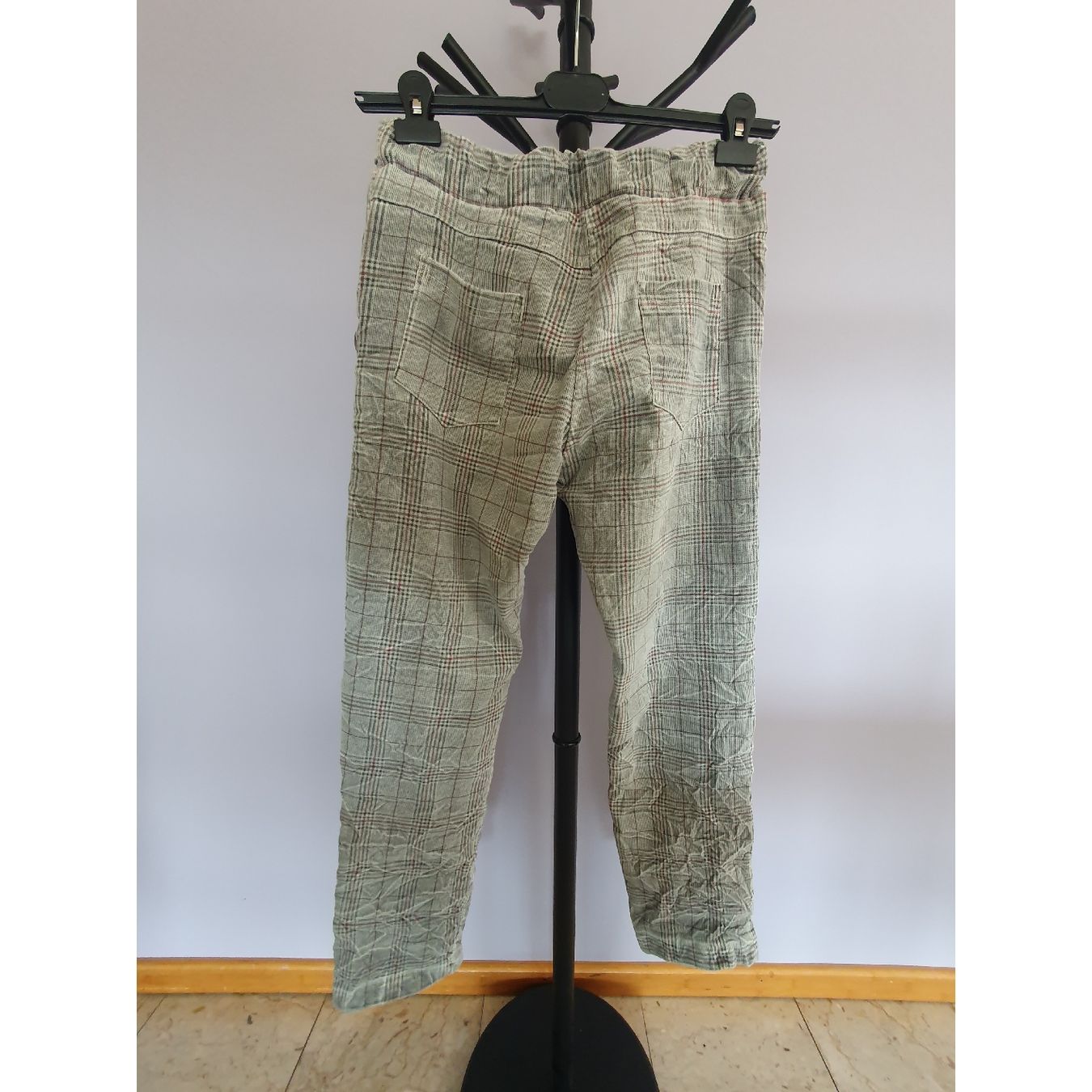 Pantaloni: Grüne karierte Stoffhosen – Nuovo (secondo la descrizione) da Hinterkappelen venduto da perezzah 1