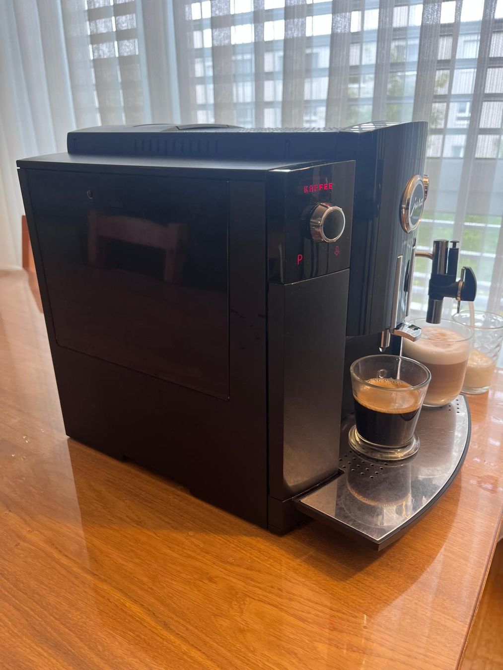 Jura Kaffeemaschinen & Espressomaschinen: JURA C50  – Gebraucht aus Belp von Delphine_ist 2
