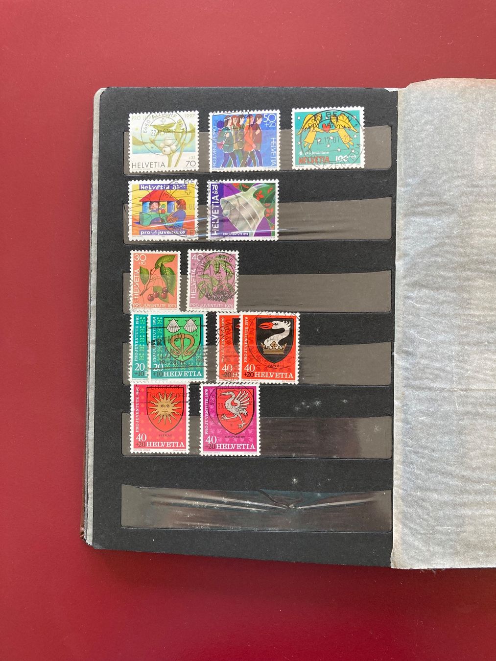 Tutti i francobolli: Briefmarkenalbum mit ca. 60 Schweizer Briefmarken – Usato da Bern venduto da KasimirBerger 5