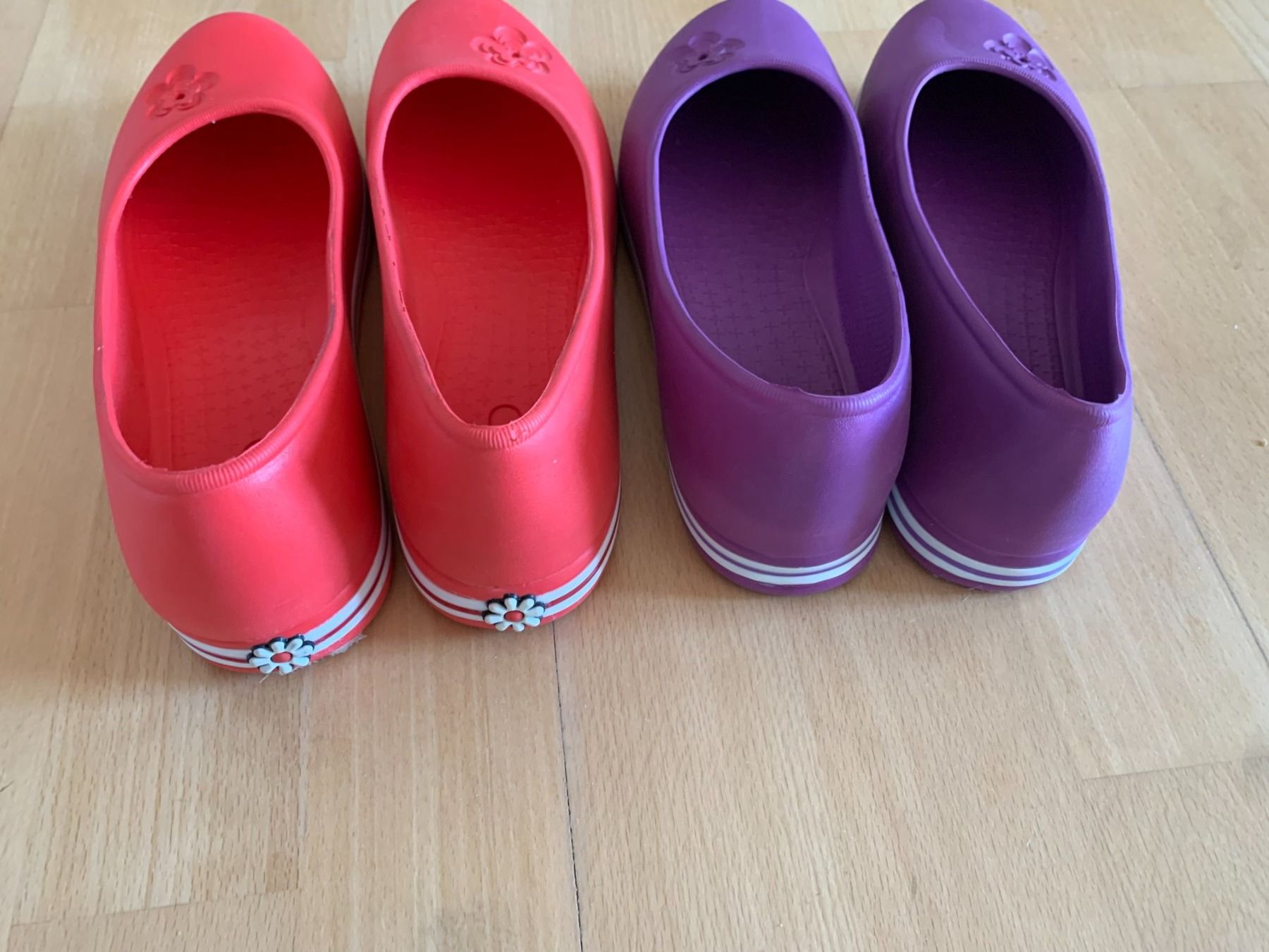 Scarpe da donna: 2 Paar Strandschuhe in Grösse 37 – Usato da Worb venduto da farben20zauber 2