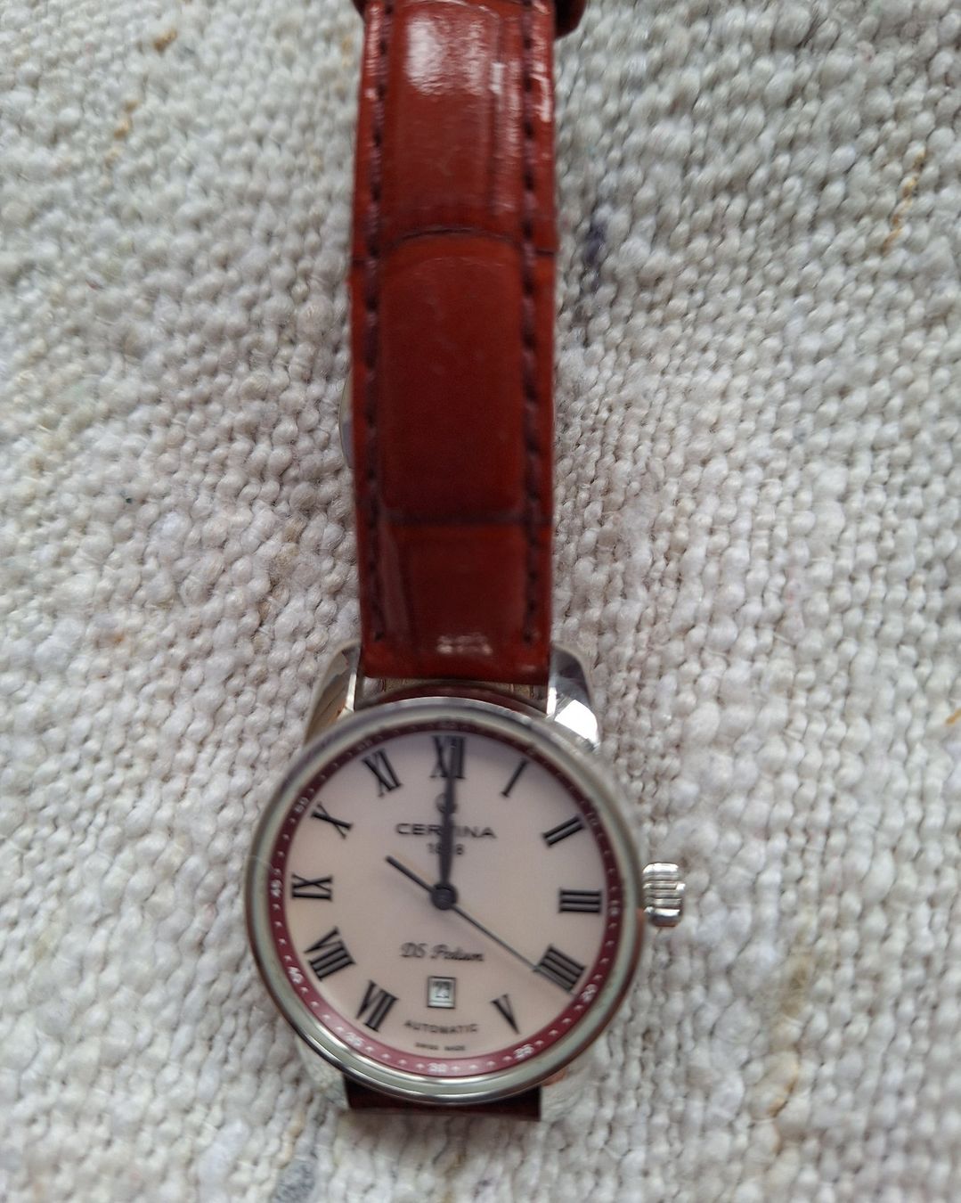 Certina Orologi: Certina DS Podium Automatic, cuir rouge, État impeccable – Nuovo (secondo la descrizione) da Onex venduto da adr_fg5g 1