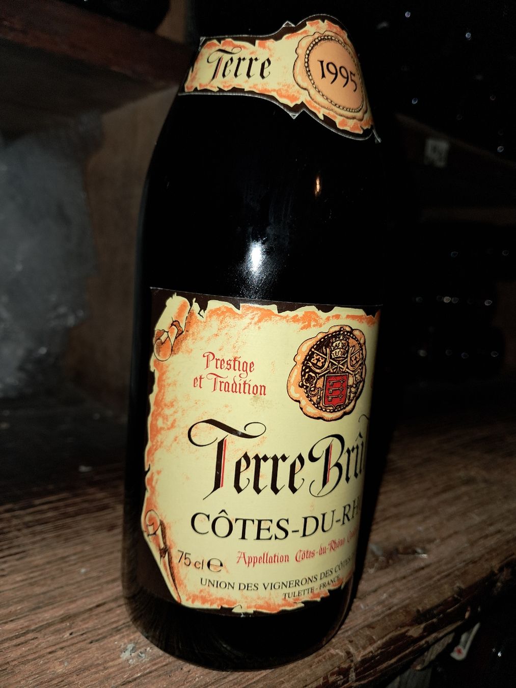 Vins: Terre Brûlée Côtes-du-Rhône 1995 – Neuf avec emballage d'origine à Le locle par juliensaran 2