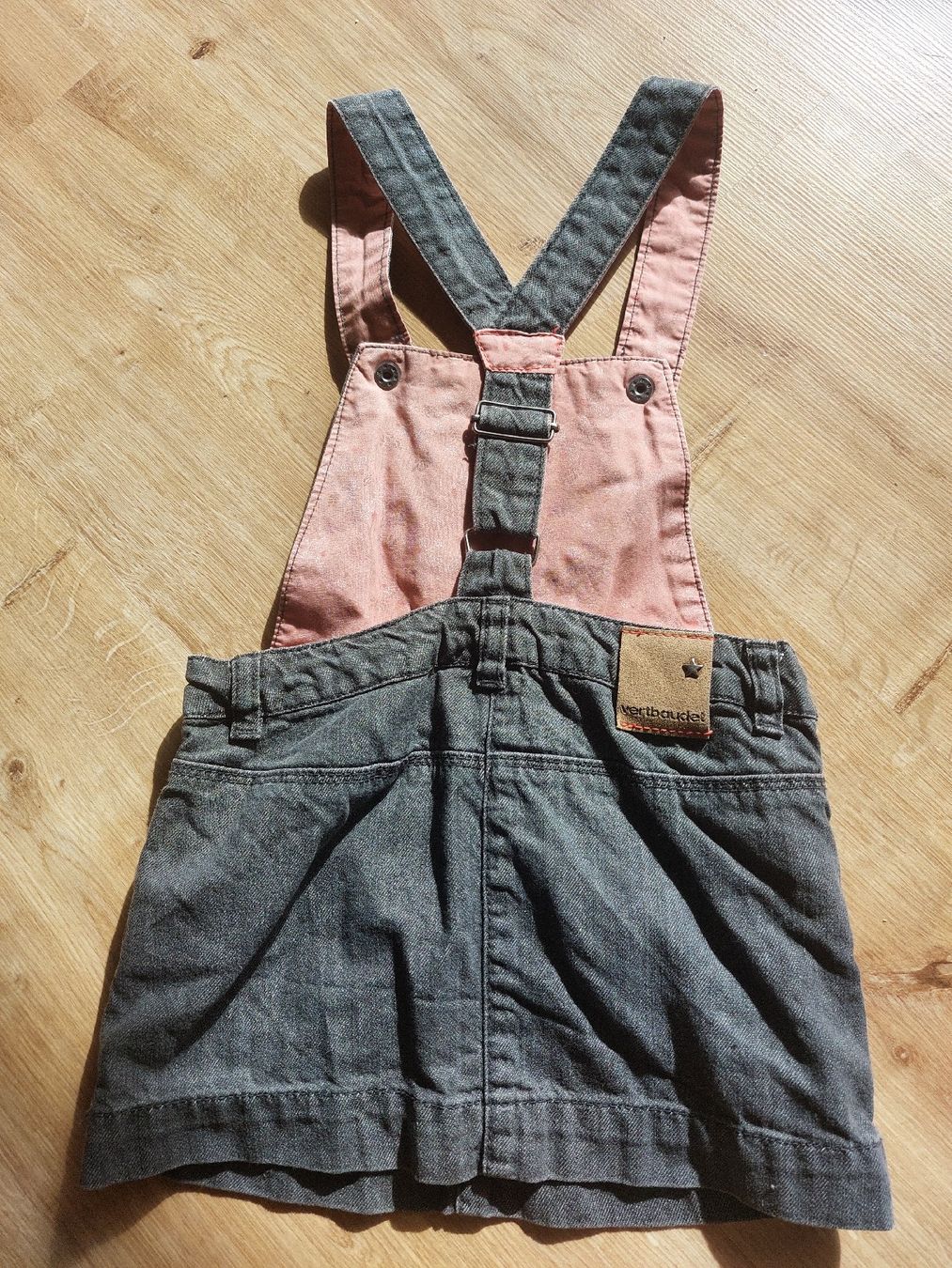Vertbaudet Vestiti & Gonne: Vertbaudet Jeans Latzkleid, Gr. 94 – Usato da Büttikon AG venduto da lca_v7pb 3