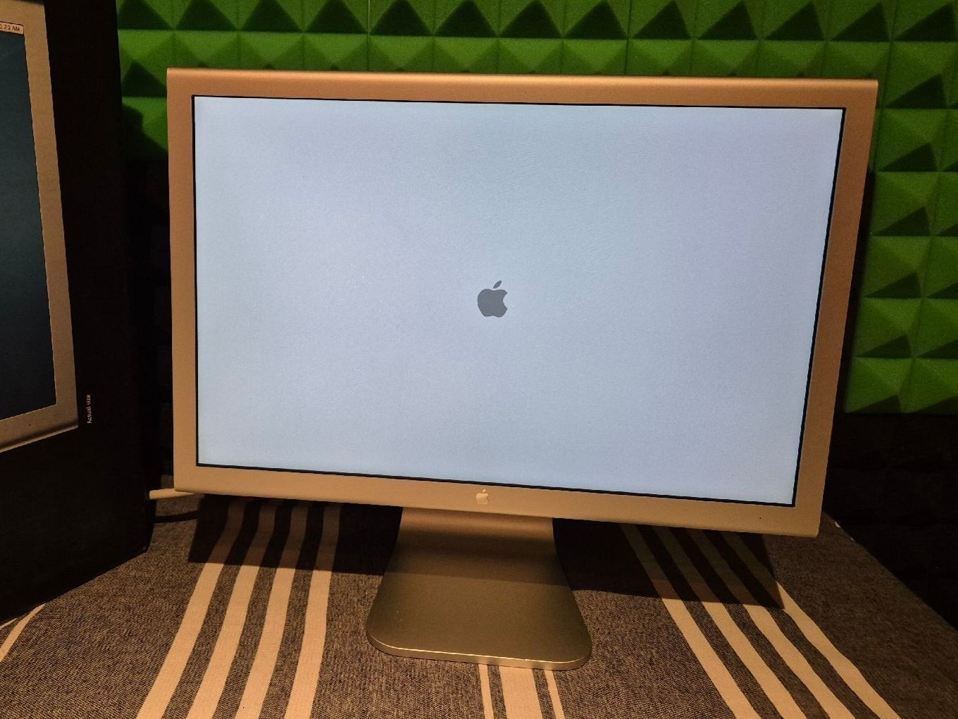 Apple Monitore: Écran Apple Cinema Display 20 - Vintage – Gebraucht aus Domdidier von breathing 7