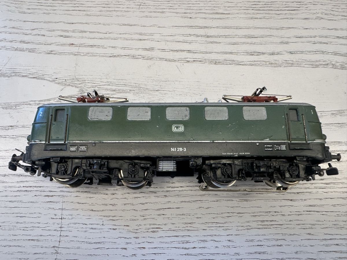 Märklin Modellini di ferrovie: Märklin 3037 DB BR 141 – Usato da Lupsingen venduto da New-Haven 3