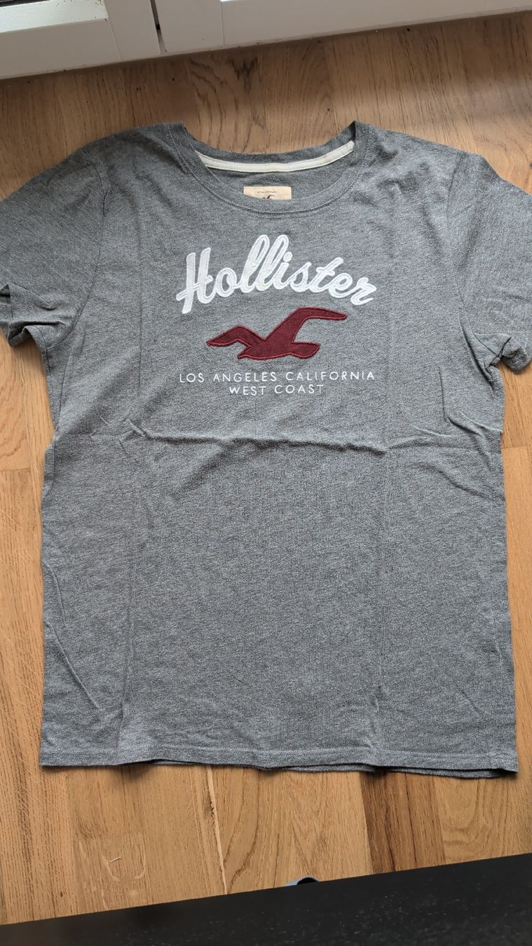T-Shirt Hollister grau mit Logo Grösse L (Gebraucht) in Unterägeri für ...