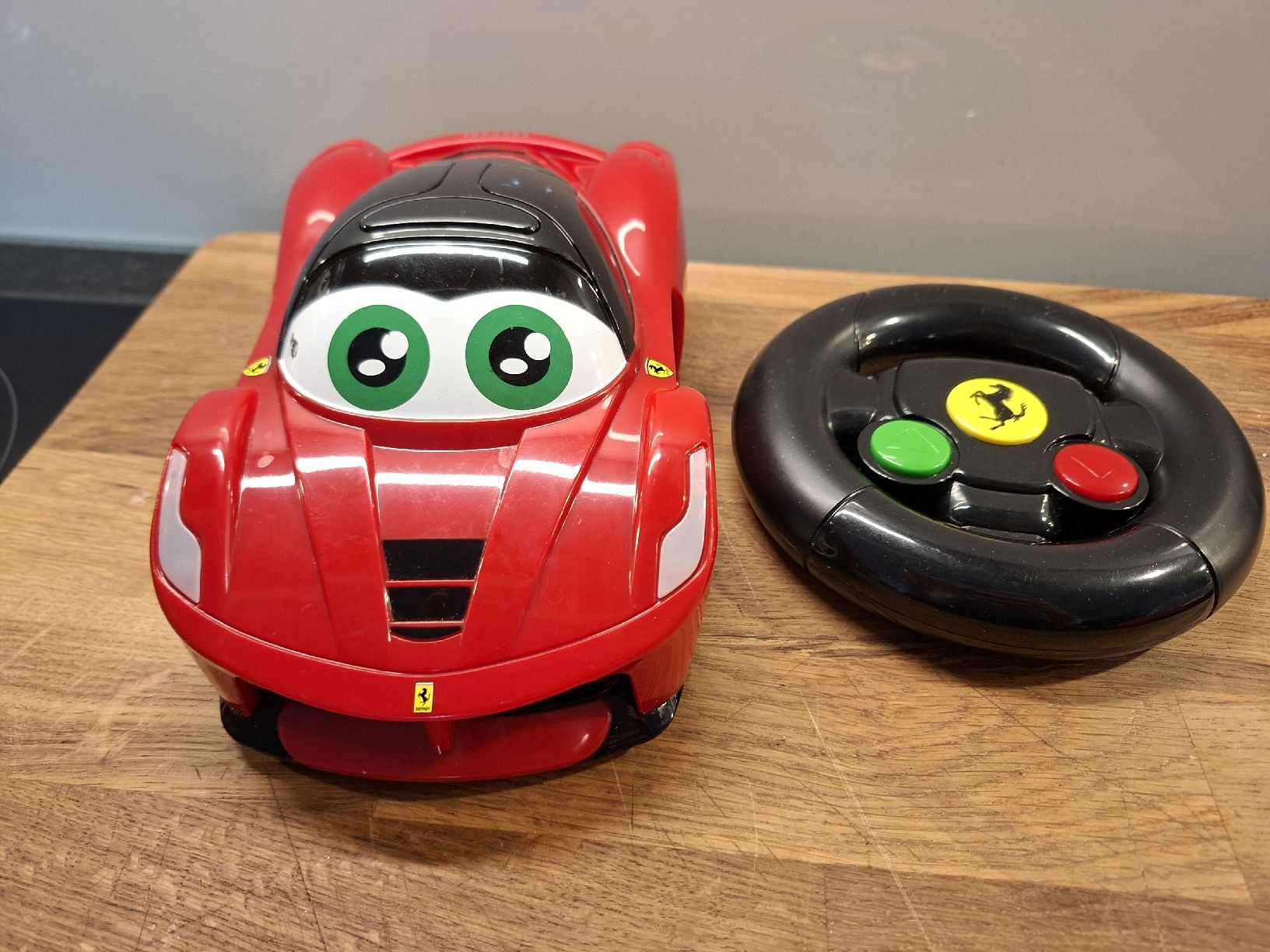 Jouets: BB Junior Ferrari Ferngesteuert – D'occasion à Meinisberg par Destiny1972