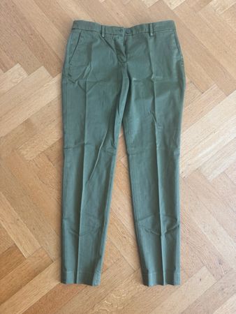 Khaki farbene gerade Hose aus Baumwolle Grösse IT 42 (S/M)