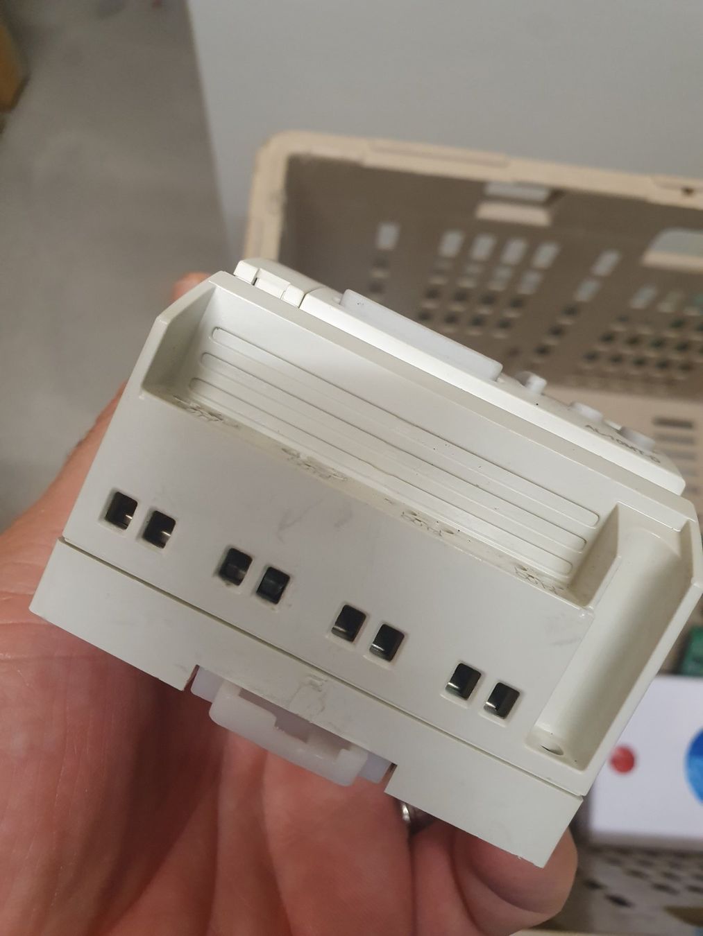 ABB Componenti elettronici: Mitsubishi Alpha 2 Logikmodul, 6 Eing. Relais Prozessmodul – Usato da Zürich venduto da eymen20 4