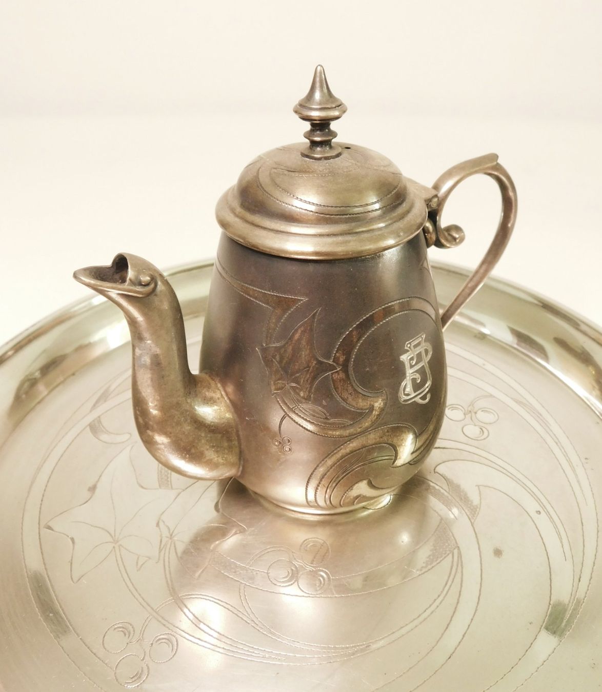 WMF Set di piatti: Original WMF Antikes Kaffee- & Teeservice 5tlg mit Tablett – Usato da Emmenbrücke venduto da Ulisse-22 4