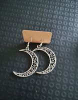 Boucles d'oreilles lune argentées état neuf