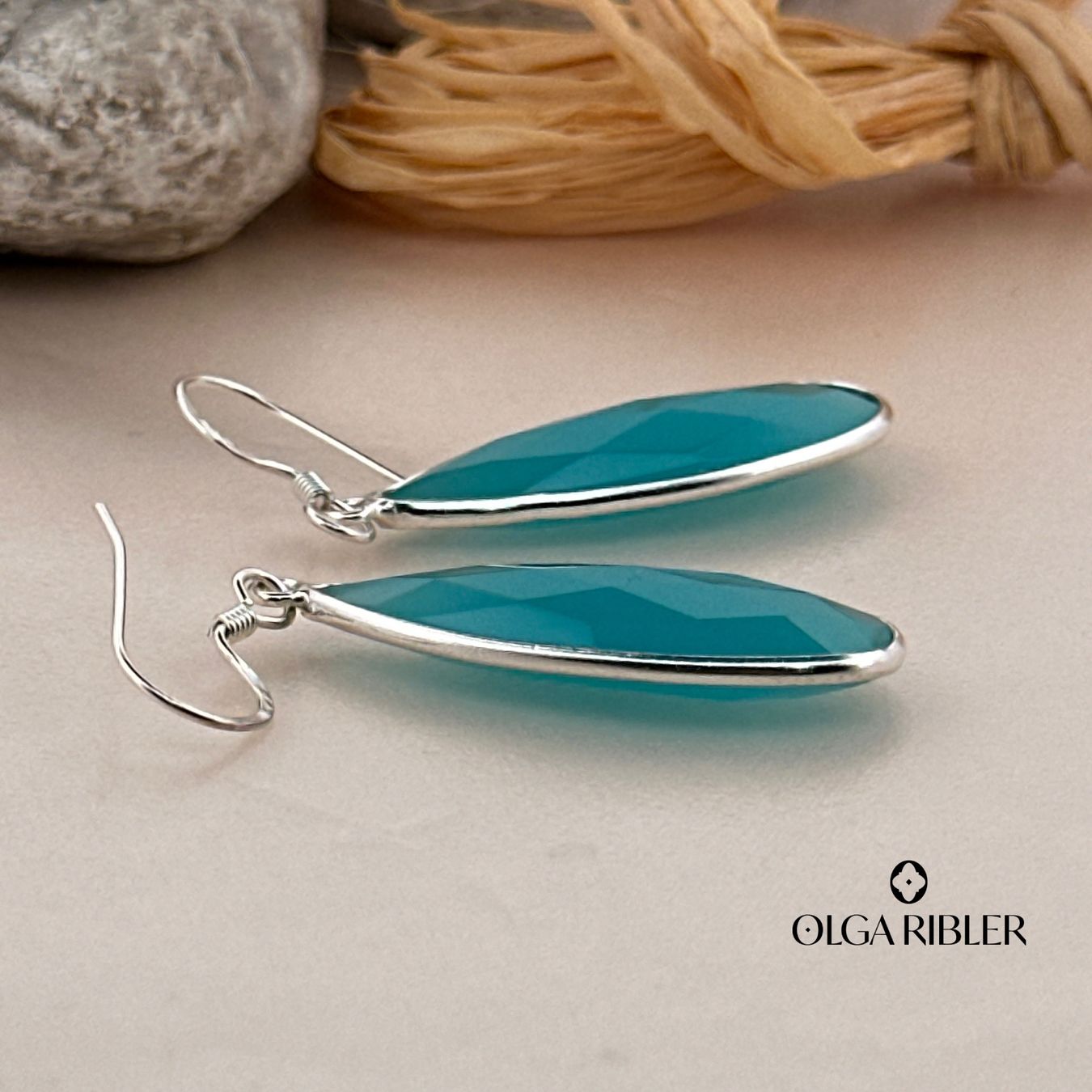 Olga Ribler Boucles d'oreille: Silberohrhänger mit blauem Chalcedon – Neuf (Voir description) à Luzern par MonikaS03 4