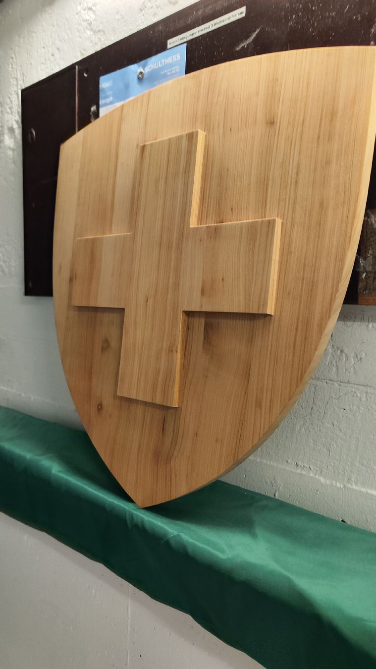 Articoli in legno: Schweizer Wappe 66cm x 60cm aus massivem Kirschholz – Nuovo (secondo la descrizione) da Zürich venduto da turbopuz 4
