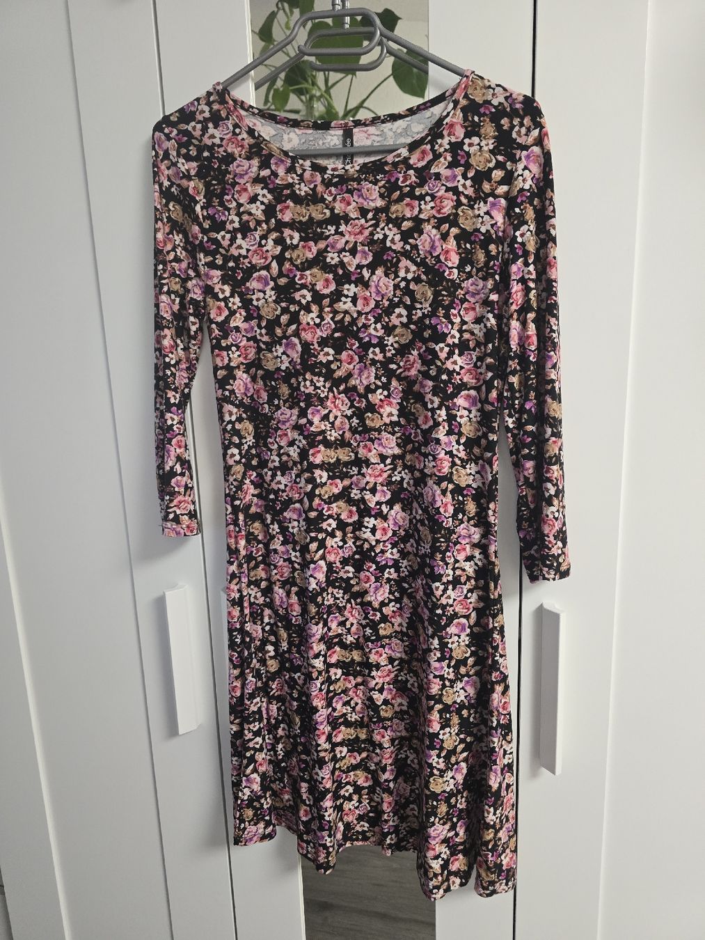 Kleider: Blumen Kleid Gr. S mit langen Ärmeln  – Gebraucht aus St.Peterzell von the2ndchance