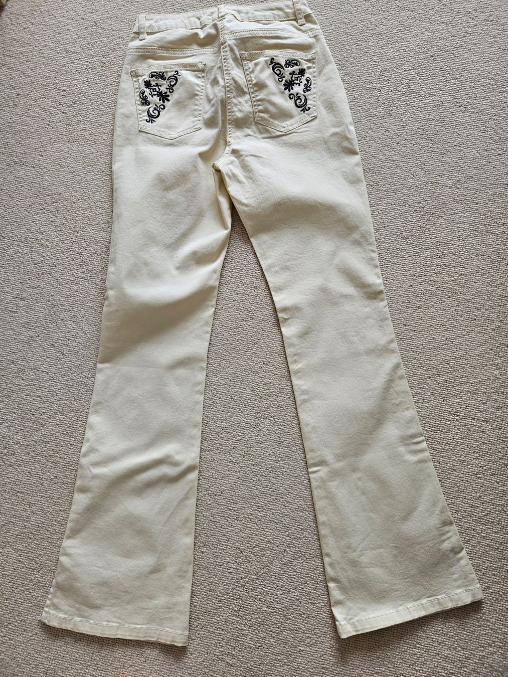 Pantaloni: Pantalon – Usato da lausanne venduto da josianemuller