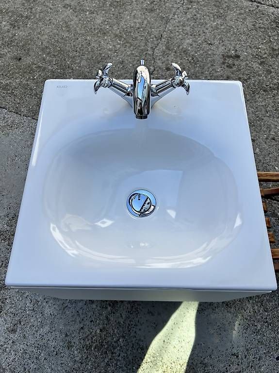 Lavabi & lavandini: Lavabo completo  – Usato da Balerna venduto da gat_b8p2 1