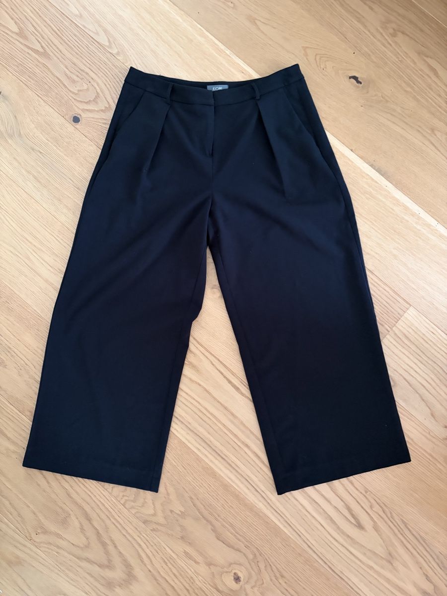 Pantalons: Culotte Gr. 40 schwarz – D'occasion à Zollikofen par PedroIV 1