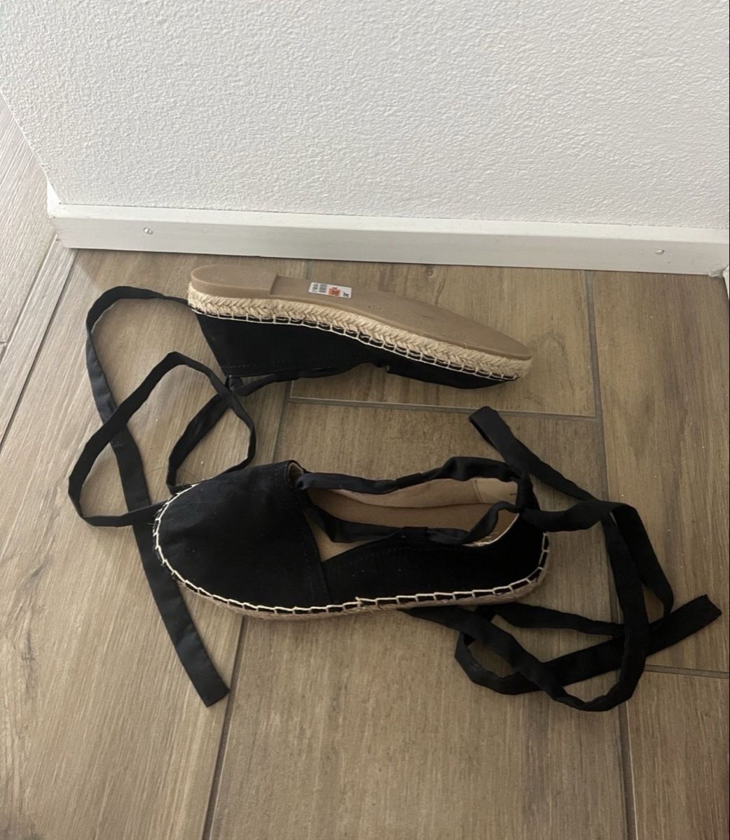 Scarpe da donna: Schwarze Espadrille-Sandalen, Grösse 36 – Nuovo e nell'imballaggio originale da Dübendorf venduto da ali_g7p8 1