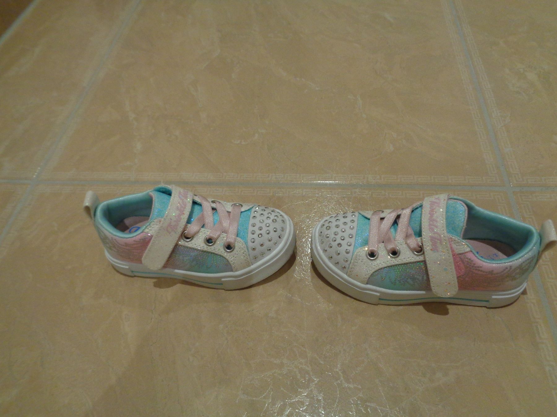 Scarpe per ragazze: Skechers Twinkle Sparks, 24 – Usato da Klingnau venduto da Markus14 1