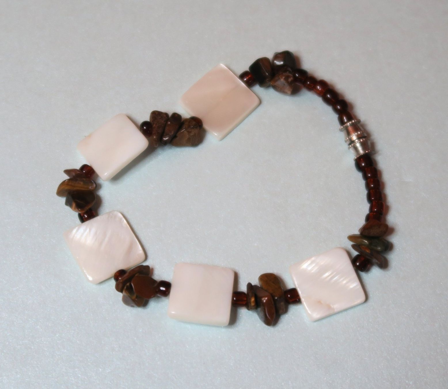 Bracciali & Braccialetti: Armband Perlmutt/Tigerauge – Usato da Brittnau venduto da marlenestone