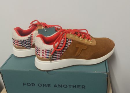 Neue TOMS Schuhe