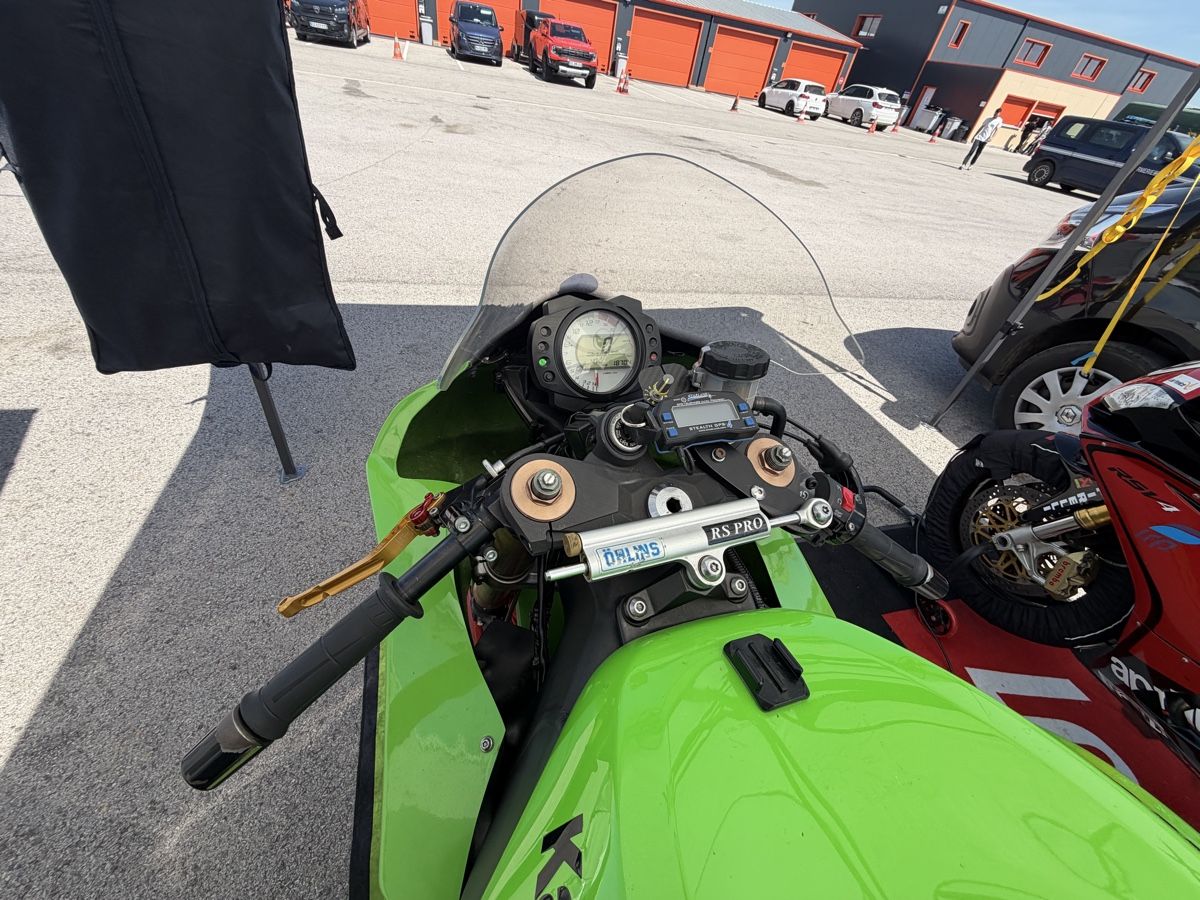 Strada: Kawasaki Zx10r – Usato da Zürich venduto da E.M79 5