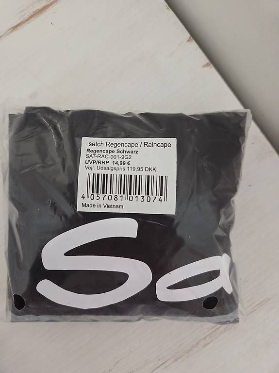 Altro in  Abbigliamento & Accessori: Satch Regencape schwarz – Usato da Roggliswil venduto da Nleu