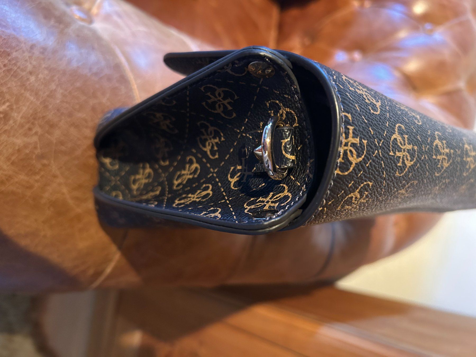 Guess Autres vêtements & accessoires: sac a main – D'occasion à Le Châble VS par gege017 5