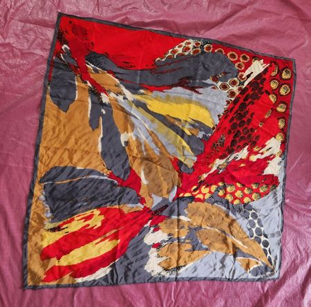 Carré foulard  soie SEVINI motif abstrait multicolore 