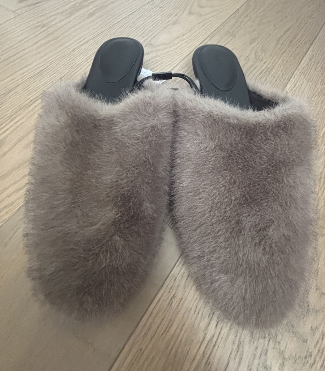 Scarpe da donna: Zara Home . Slippers.FAUX Fur. – Nuovo e nell'imballaggio originale da Dübendorf venduto da S1973E 4