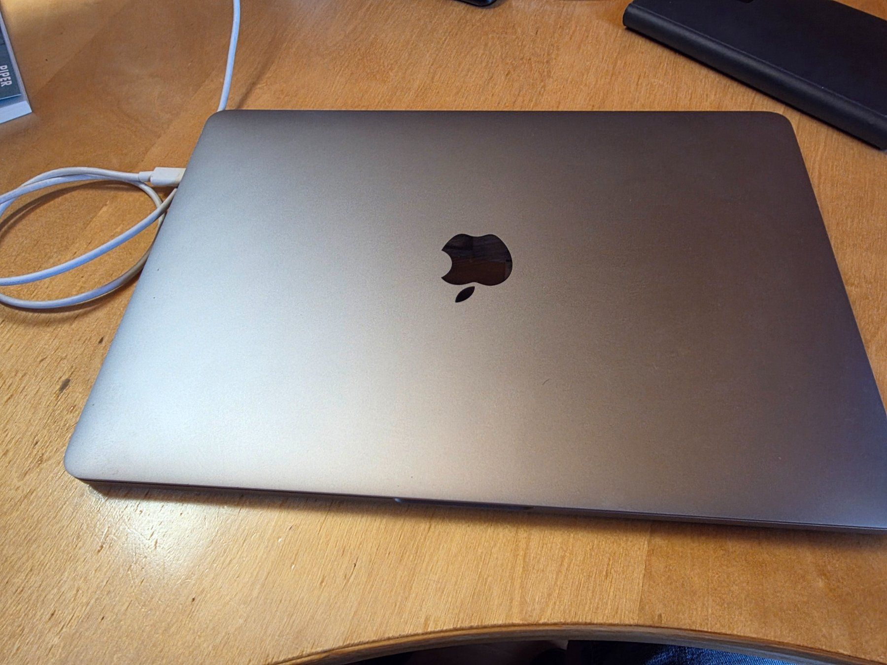 Apple Notebook: Apple MacBook Pro Notebook grau gebrauchter Zustand – Usato da Lützelflüh-Goldb venduto da schedv 1