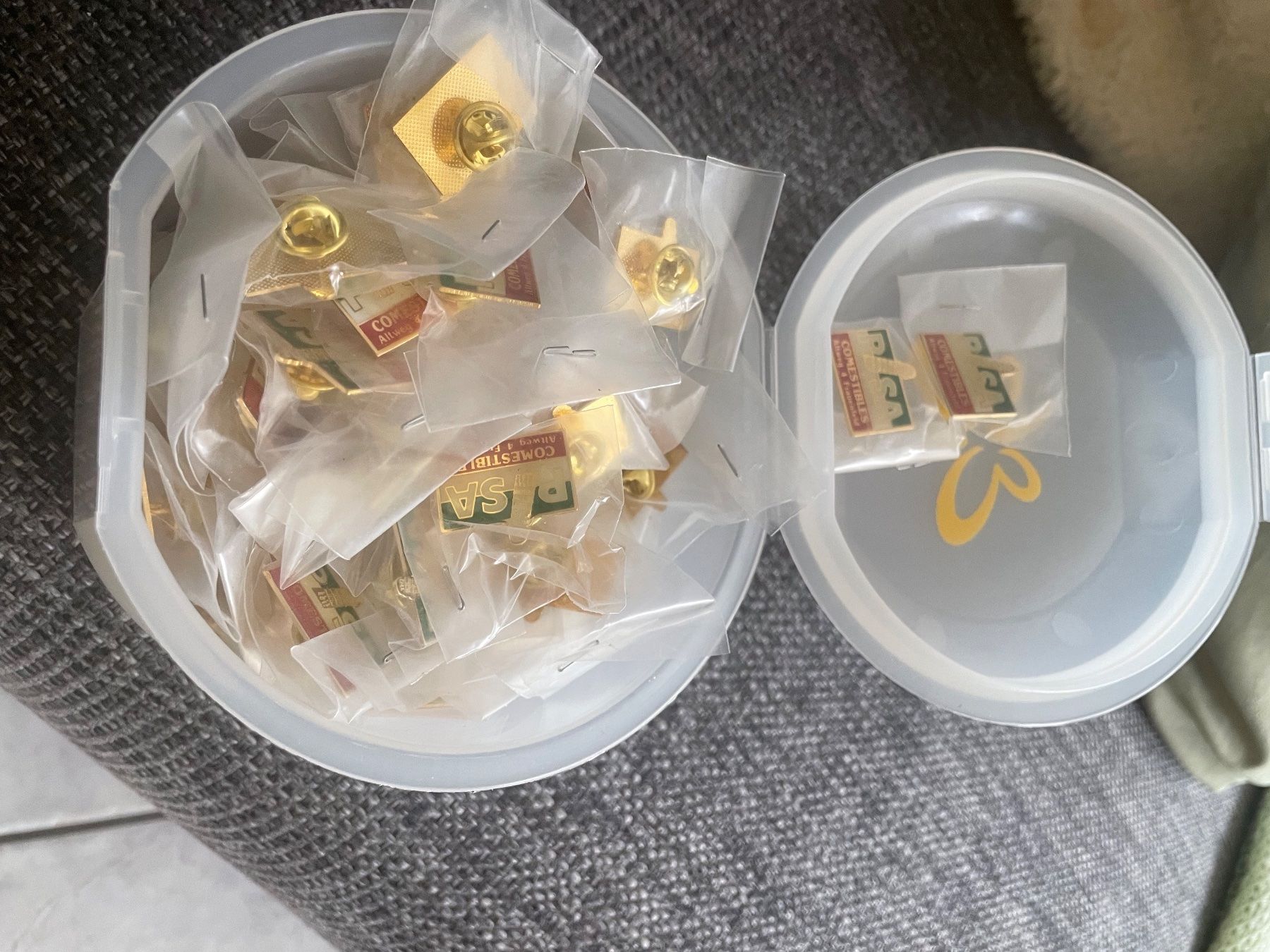 Placchette & Badge: Pin PISA fast 100Stück – Nuovo e nell'imballaggio originale da Felben-Wellhausen venduto da pisa08