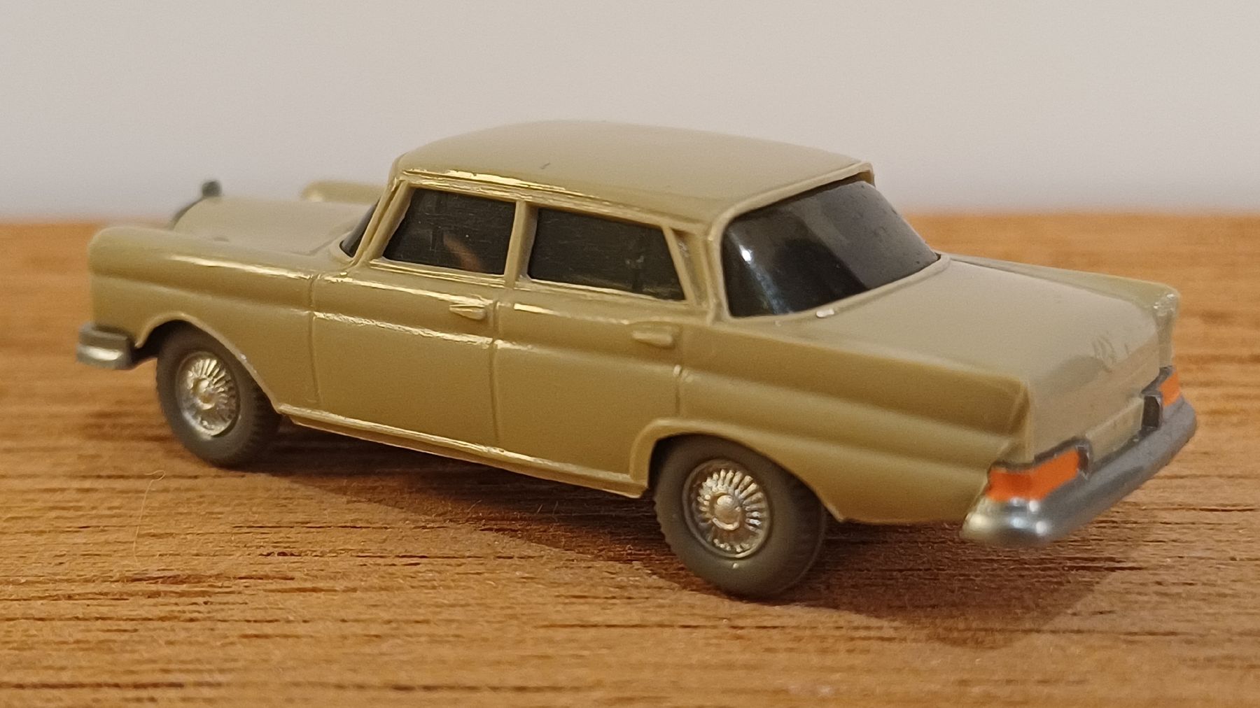 Wiking Modellautos: Mercedes 220 S von Wiking – Gebraucht aus Uznach von Katinka83 3