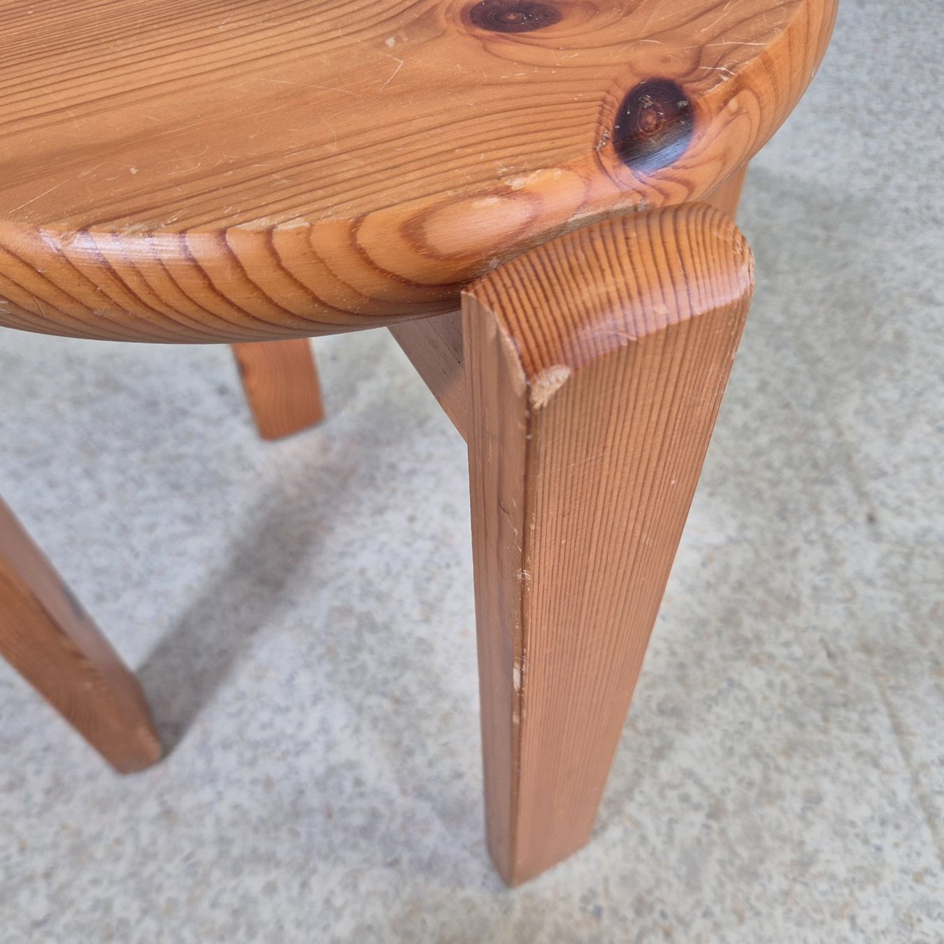 Hocker: Stapelhocker Holzhocker Hocker Höcker Massivholz – Gebraucht aus Nottwil von Wondewa-Shop 7