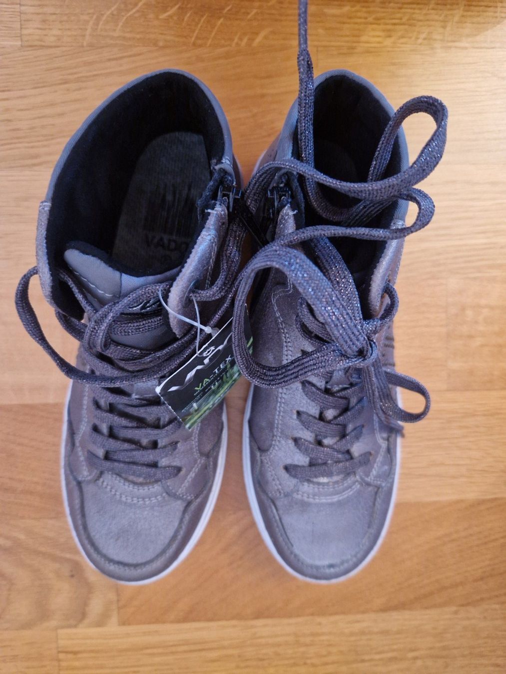 Scarpe per ragazze: Vado Sneaker, Gr. 36, Neu mit Etikett, Grau – Nuovo e nell'imballaggio originale da Buchs Sg venduto da Valedi 3
