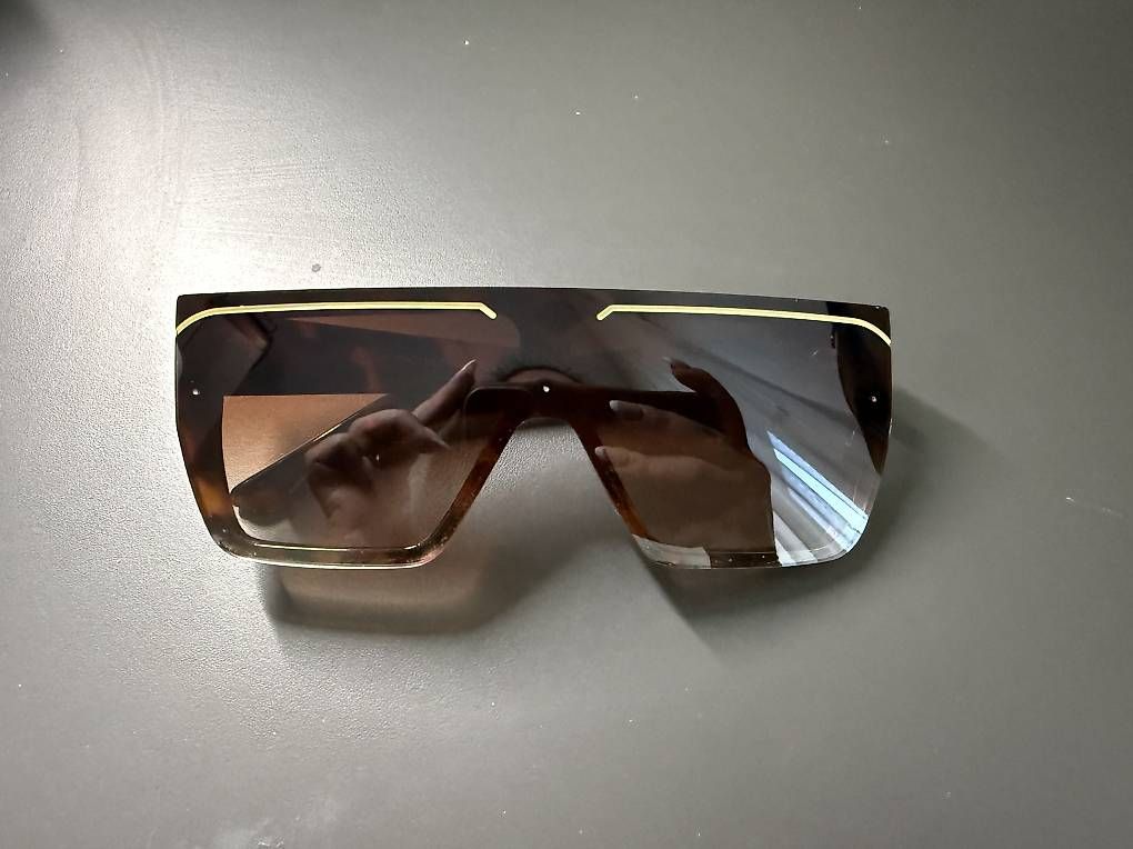 Brillen & Gläser: Sonnenbrille  – Gebraucht aus Wettingen von tur_2nqw