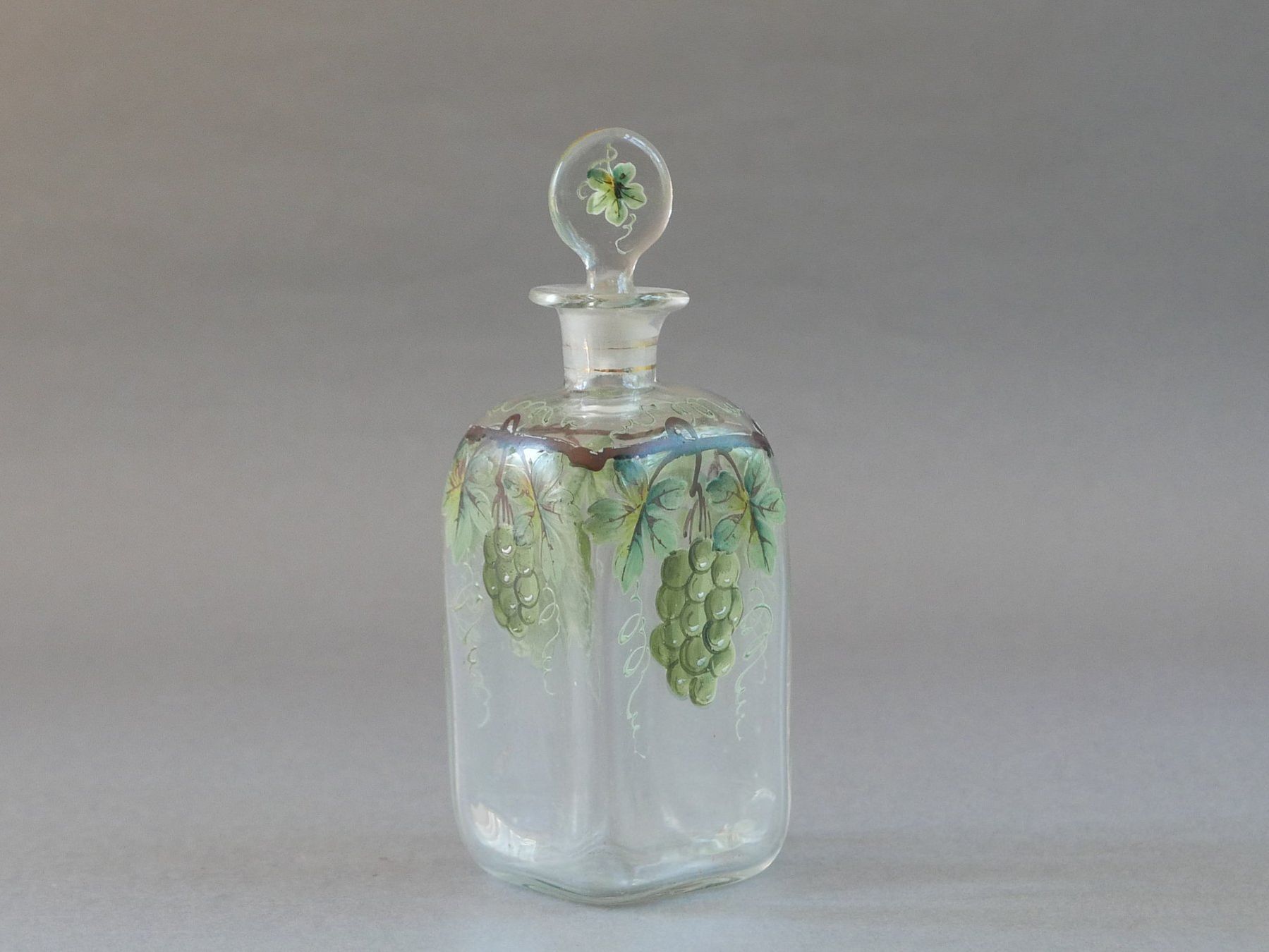 Carafes: GLAS-KARAFFE EMAILLEMALEREI UM 1900 – D'occasion à Balgach par Zwischenraum