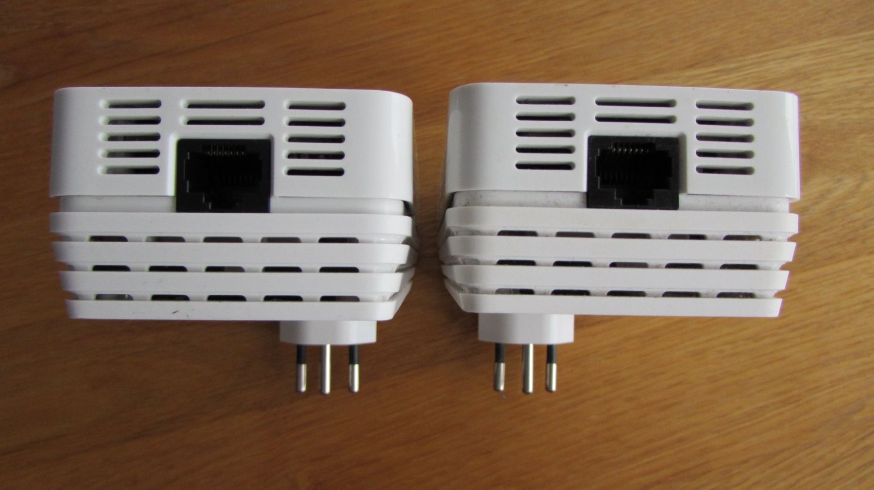 Unità & Adattatore: 2x Netgear Powerline AV500 Gigabit Adapter – Usato da Weesen venduto da Travelersplace 1